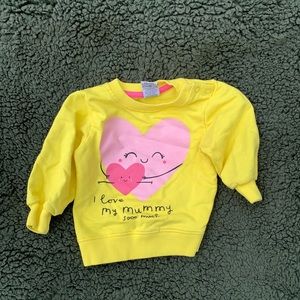 Baby hug 3-6 months yellow w/pink hearts shirt